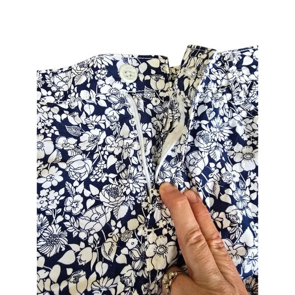 St Johns Bay Womens Floral Print Skort Size 14 Cotton Blend Navy & White With Po - Picture 6 of 8